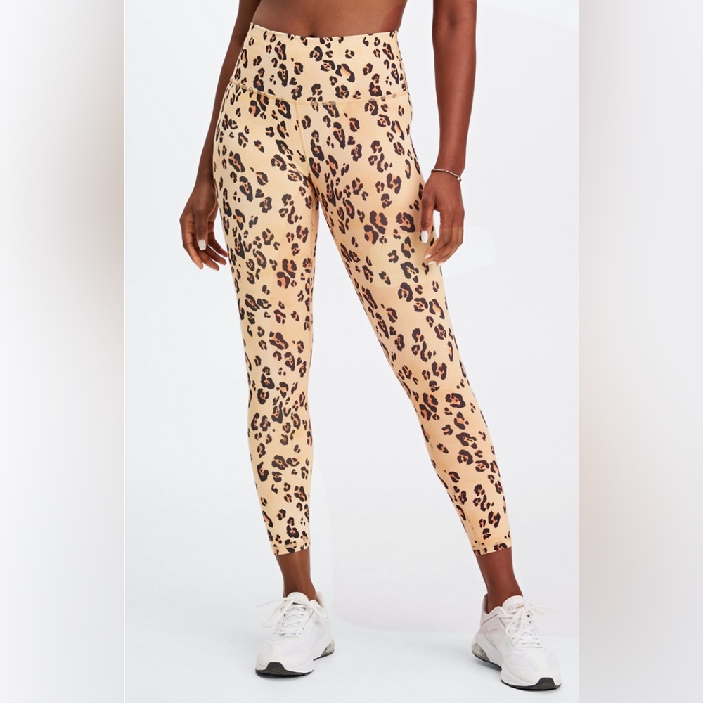 Fabletics Printed Activewear Set. Size Medium. - image 3